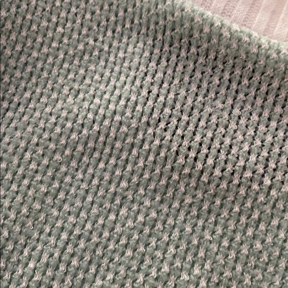 Mint cold shoulder top - Picture 6 of 6